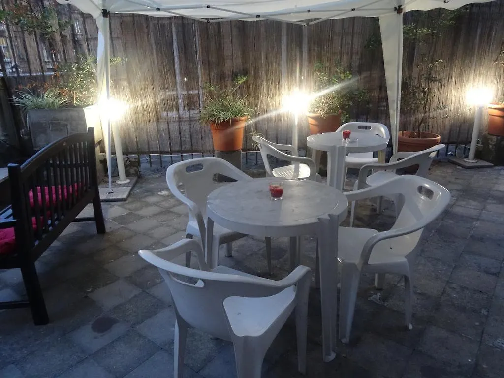 Отель Albergo Locanda Alambra Genoa
