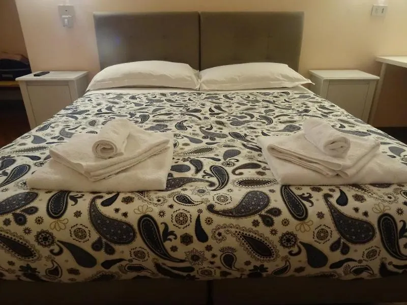Отель Albergo Locanda Alambra Genoa
